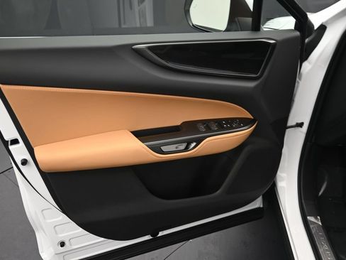 New 2026 Lexus NX 350h FWD w/ Cold Area Package image 12