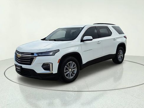 Used 2023 Chevrolet Traverse LT w/ LPO, Cargo Package AWD/4WD image 2