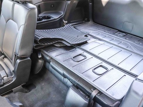 Certified 2025 Honda Pilot Touring image 22