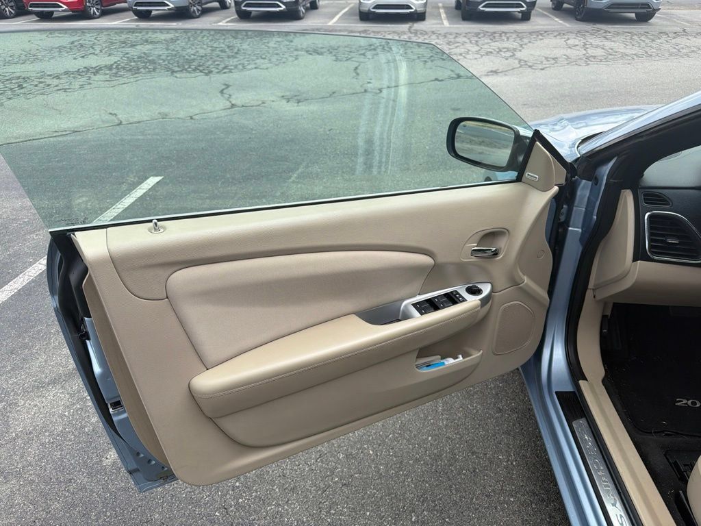Used 2014 Chrysler 200 Limited FWD image 17