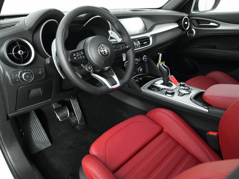 New 2025 Alfa Romeo Stelvio Sprint AWD/4WD image 18