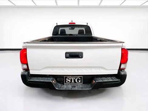 Used 2022 Toyota Tacoma SR RWD image 5