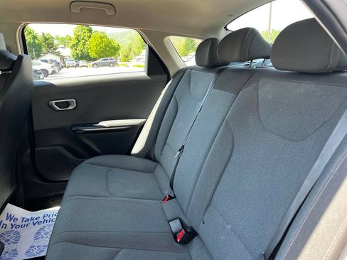 Used 2025 Kia K4 FWD image 26