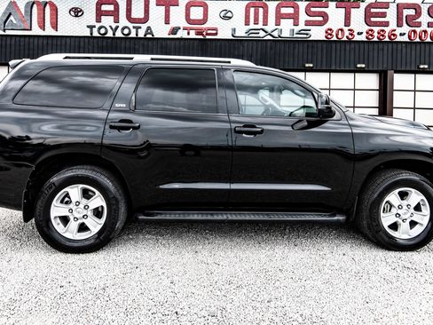 Used 2018 Toyota Sequoia SR5 RWD image 20