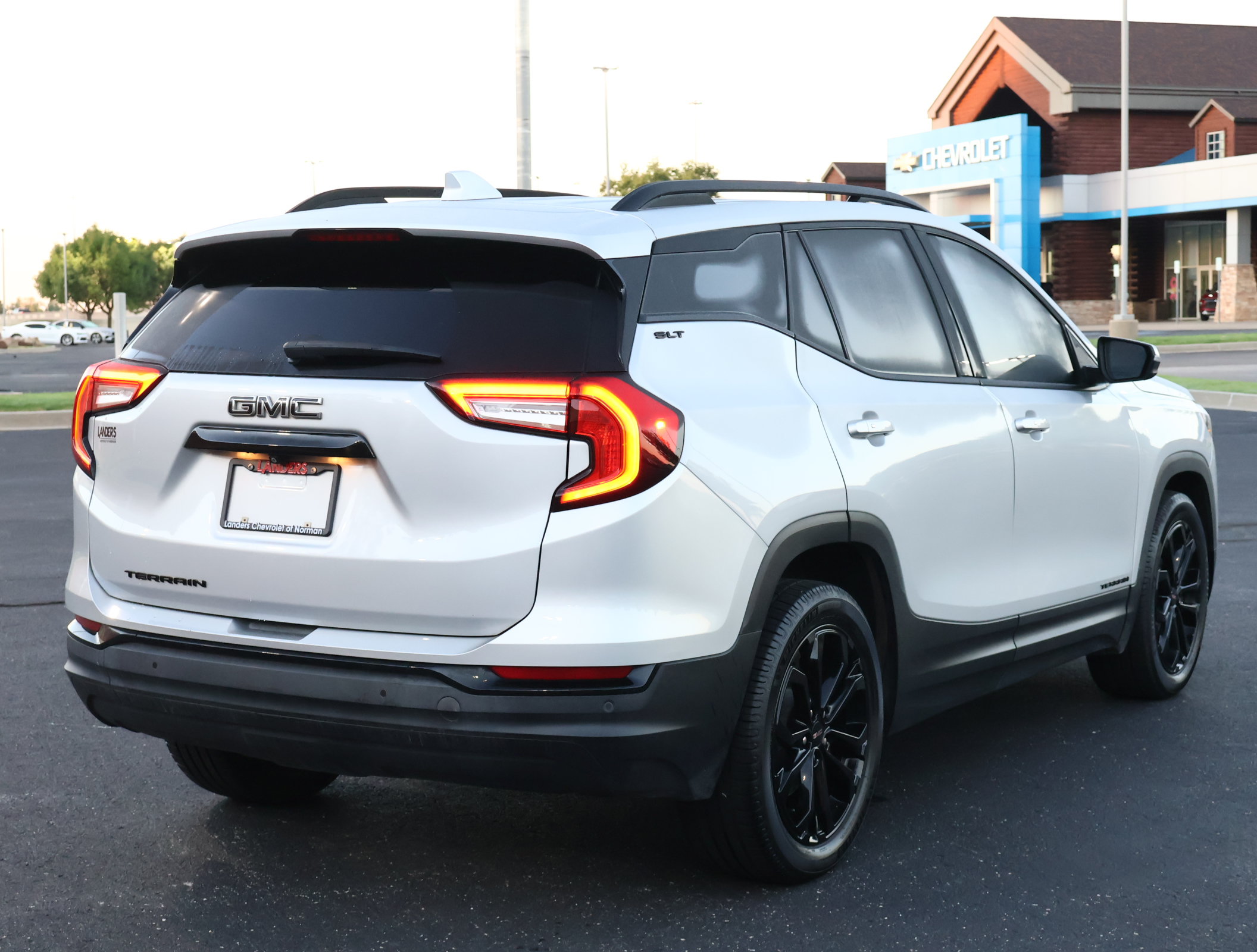 Used 2022 GMC Terrain SLT w/ Infotainment Package II FWD image 36