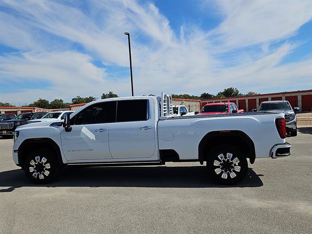 Used 2024 GMC Sierra 3500 Denali w/ Denali Reserve Package AWD/4WD image 2