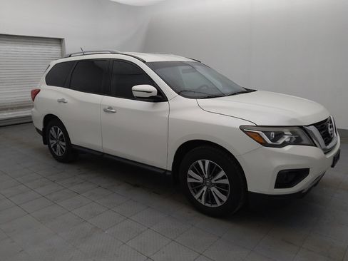 Used 2018 Nissan Pathfinder SV w/ Cargo Package image 11