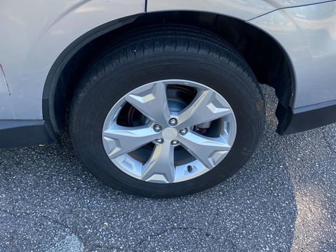 Used 2015 Subaru Forester 2.5i Limited AWD/4WD image 10
