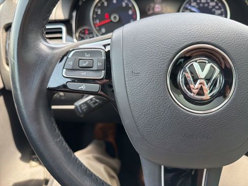 Used 2017 Volkswagen Touareg Wolfsburg Edition AWD/4WD image 14