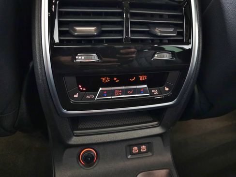 Used 2026 BMW X7 M60i AWD/4WD image 43