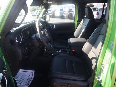 New 2025 Jeep Gladiator Sport image 5