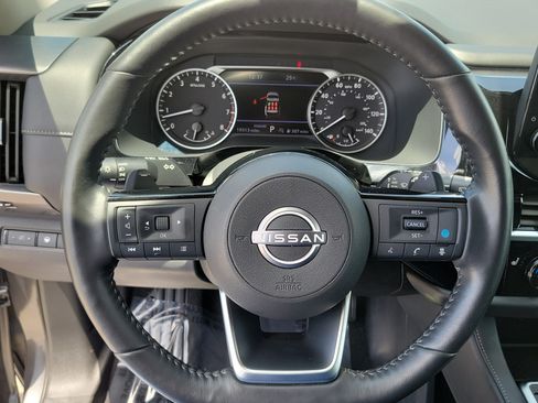 Used 2025 Nissan Pathfinder SL FWD image 22