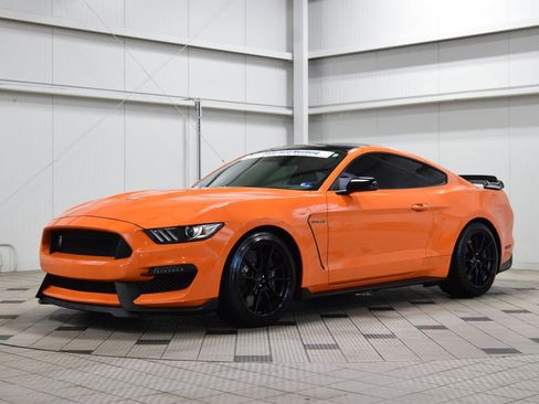 Used 2020 Ford Mustang Shelby GT350 w/ Technology Package RWD image 3