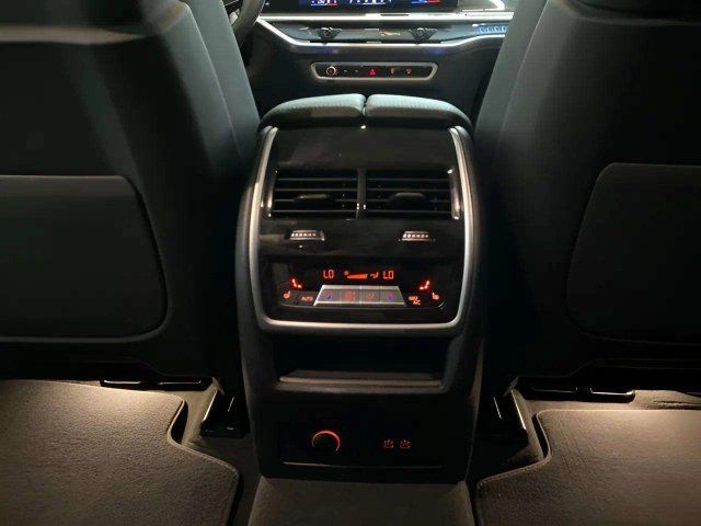 Used 2026 BMW X7 xDrive40i w/ Premium Package AWD/4WD image 56