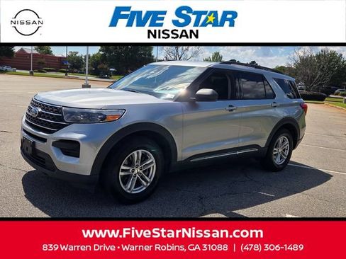 Used 2022 Ford Explorer XLT RWD image 3