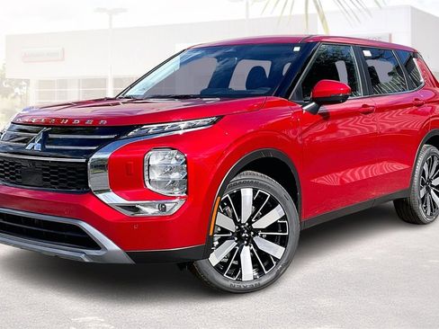 New 2026 Mitsubishi Outlander SE image 2