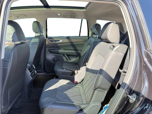 New 2026 Volkswagen Atlas SEL Premium R-Line AWD/4WD image 16