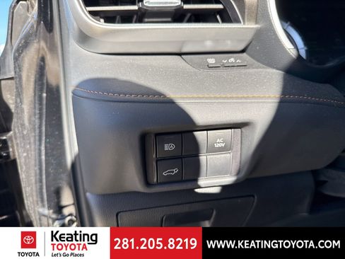 Certified 2023 Toyota Highlander Bronze Edition image 19