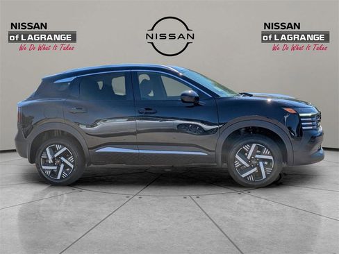 New 2026 Nissan Kicks SV image 4