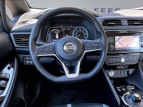 Used 2019 Nissan Leaf SL w/ SL Technology Package FWD image 8