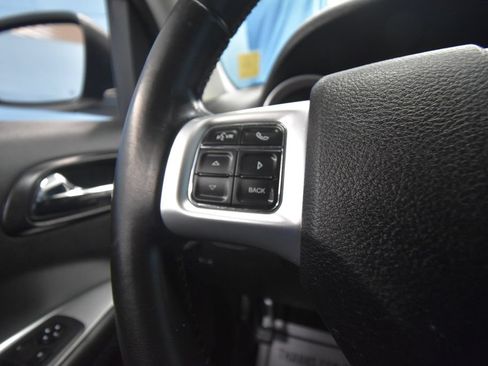 Used 2018 Dodge Journey SXT w/ Connectivity Group FWD image 11