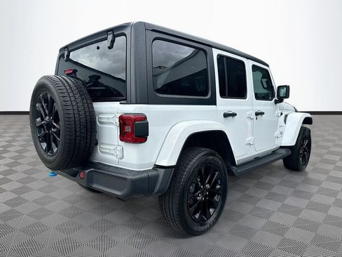 Used 2023 Jeep Wrangler Unlimited Sahara w/ Cold Weather Group AWD/4WD image 6
