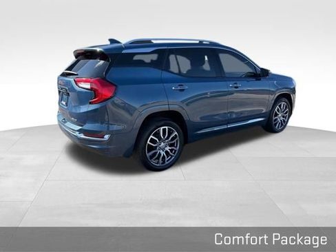 Used 2024 GMC Terrain Denali w/ Denali Premium Package image 15