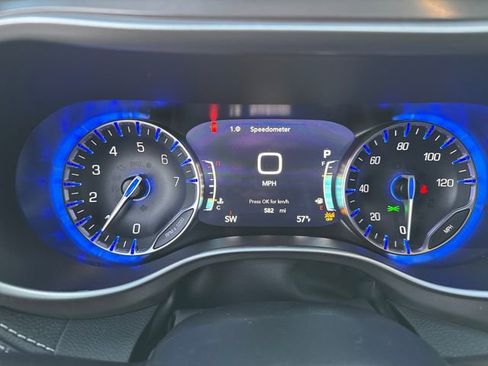 New 2025 Chrysler Pacifica Select image 20