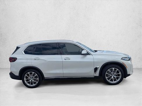 Certified 2024 BMW X5 xDrive40i w/ Premium Package image 4