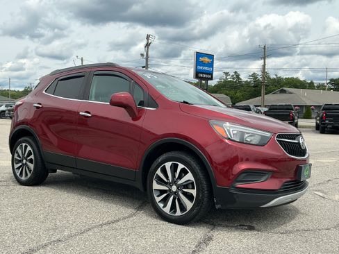 Used 2021 Buick Encore Preferred w/ Safety Package AWD/4WD image 2