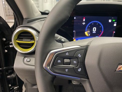 New 2025 Chevrolet Trax LT w/ Driver Confidence Package image 11