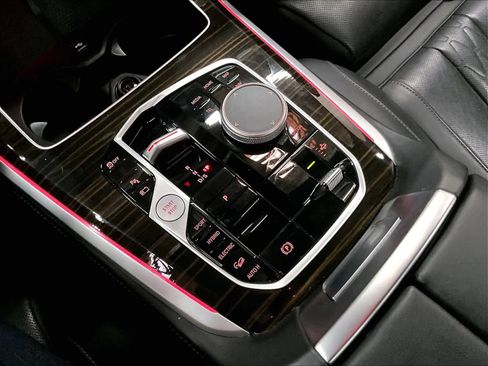 Used 2025 BMW X5 xDrive50e image 36