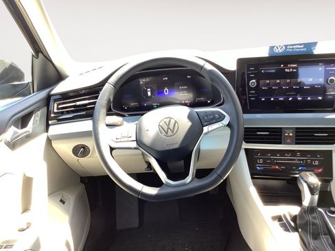 New 2025 Volkswagen Jetta SE image 15