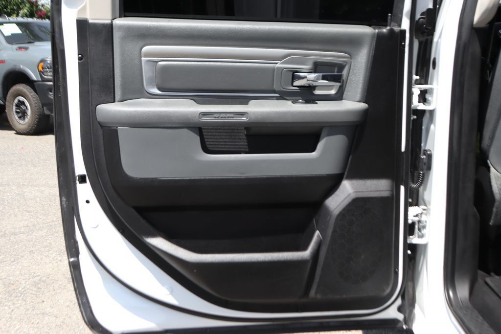Used 2018 RAM 2500 SLT AWD/4WD image 34