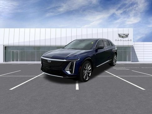 Certified 2024 Cadillac Lyriq Luxury w/ Nappa Leather Package AWD/4WD image 6