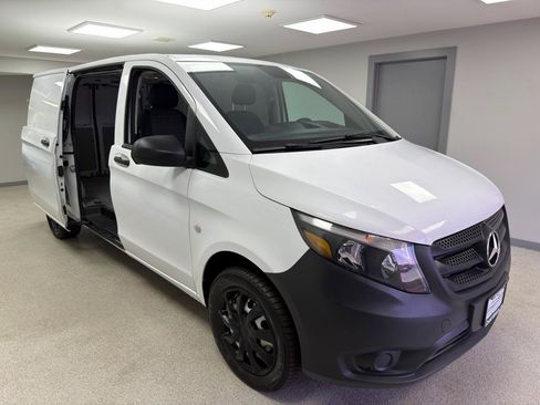 Used 2020 Mercedes-Benz Metris image 29
