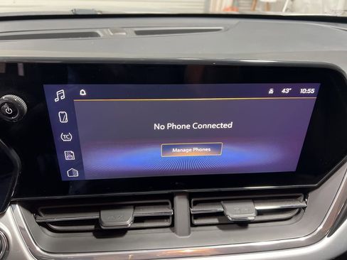 Used 2025 Chevrolet Trax LT w/ LT Convenience Package image 27