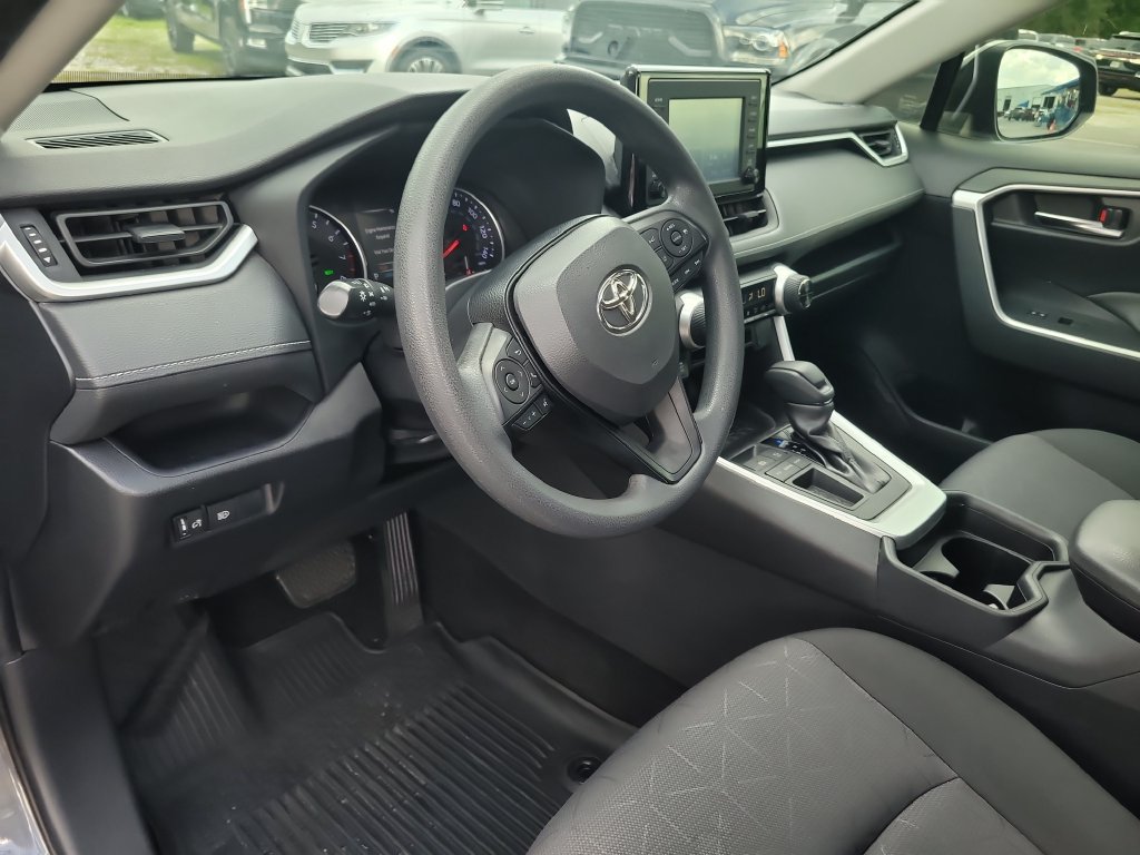 Used 2019 Toyota RAV4 XLE FWD image 16