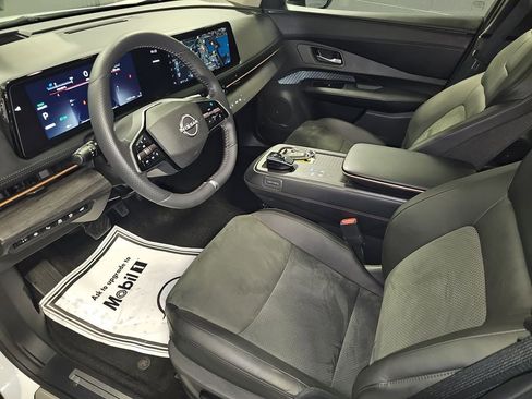 Used 2023 Nissan Ariya AWD image 33