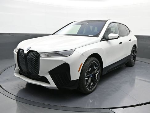 New 2025 BMW iX xDrive50 image 1