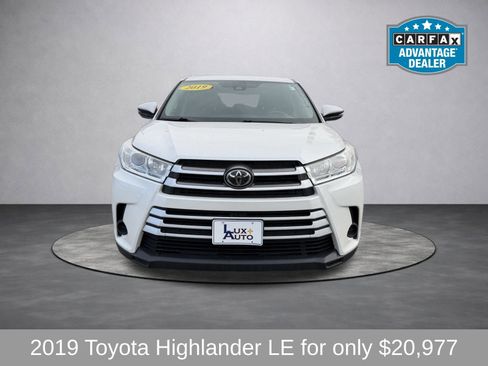 Used 2019 Toyota Highlander LE AWD/4WD image 8