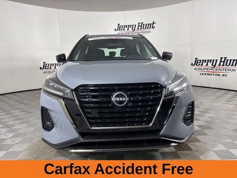 Used 2024 Nissan Kicks SR image 3