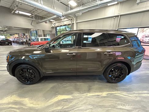 Used 2022 Kia Telluride EX w/ EX Premium Package AWD/4WD image 38