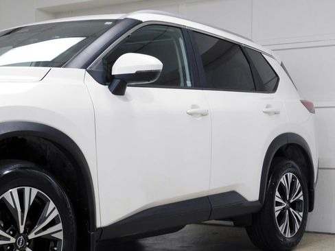 Used 2023 Nissan Rogue SV AWD/4WD image 17