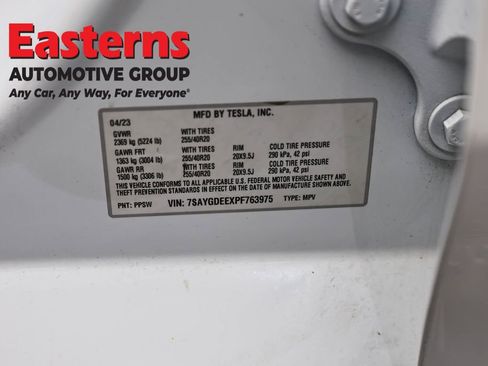 Used 2023 Tesla Model Y Long Range AWD/4WD image 32
