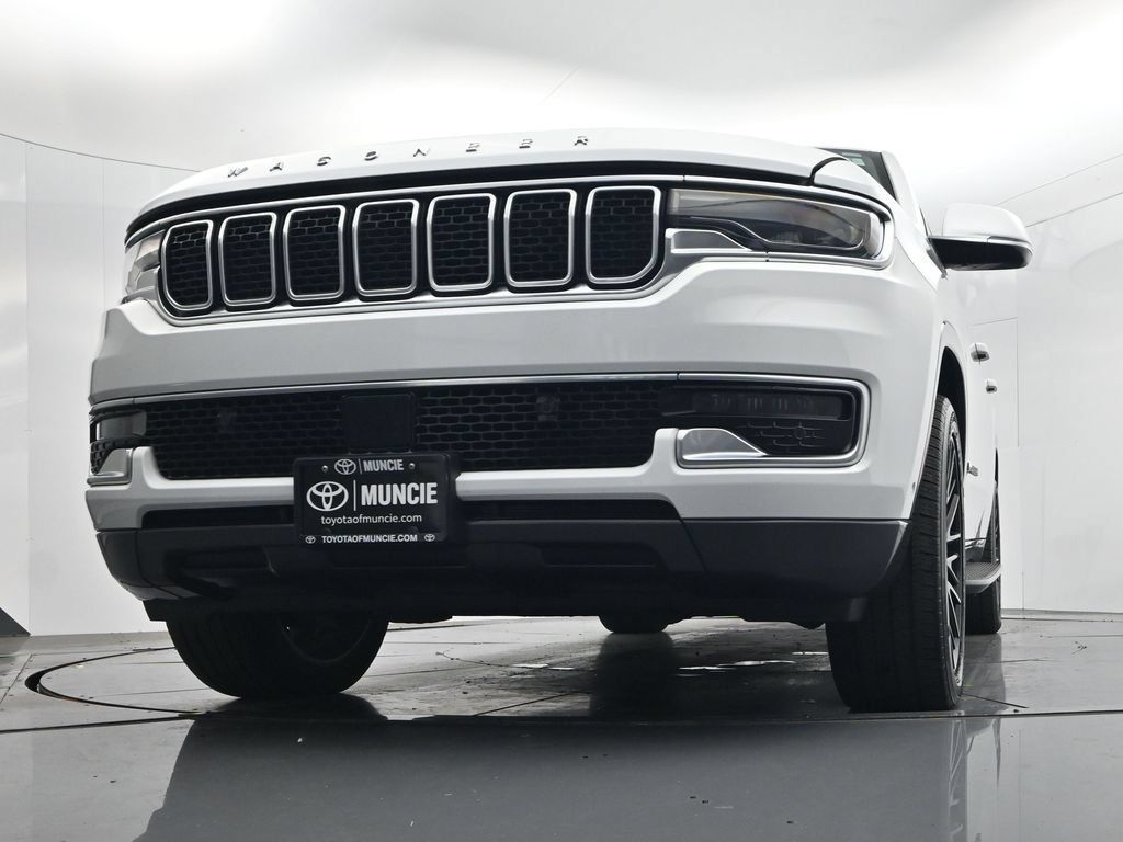 Used 2022 Jeep Wagoneer Series I AWD/4WD image 46