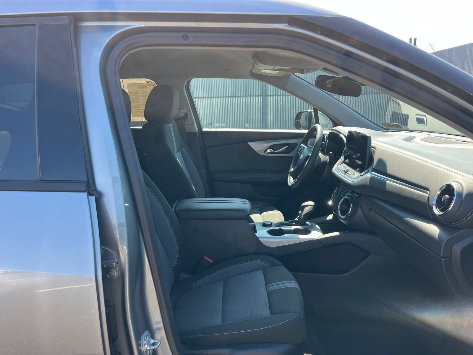 Used 2025 Chevrolet Blazer LT FWD image 27