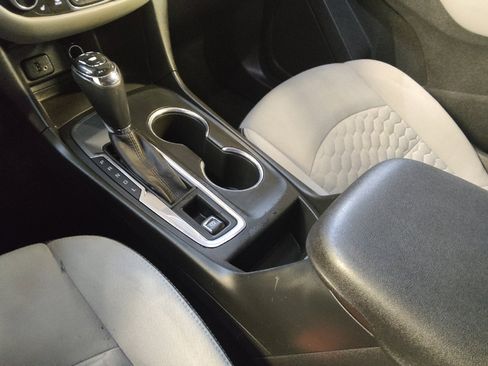 Used 2018 Chevrolet Equinox LT FWD image 26
