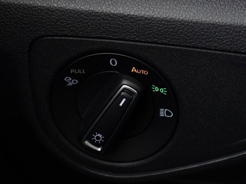 Used 2021 Volkswagen Atlas S image 30