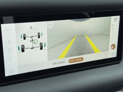 Used 2024 Land Rover Defender 110 X-Dynamic SE image 31